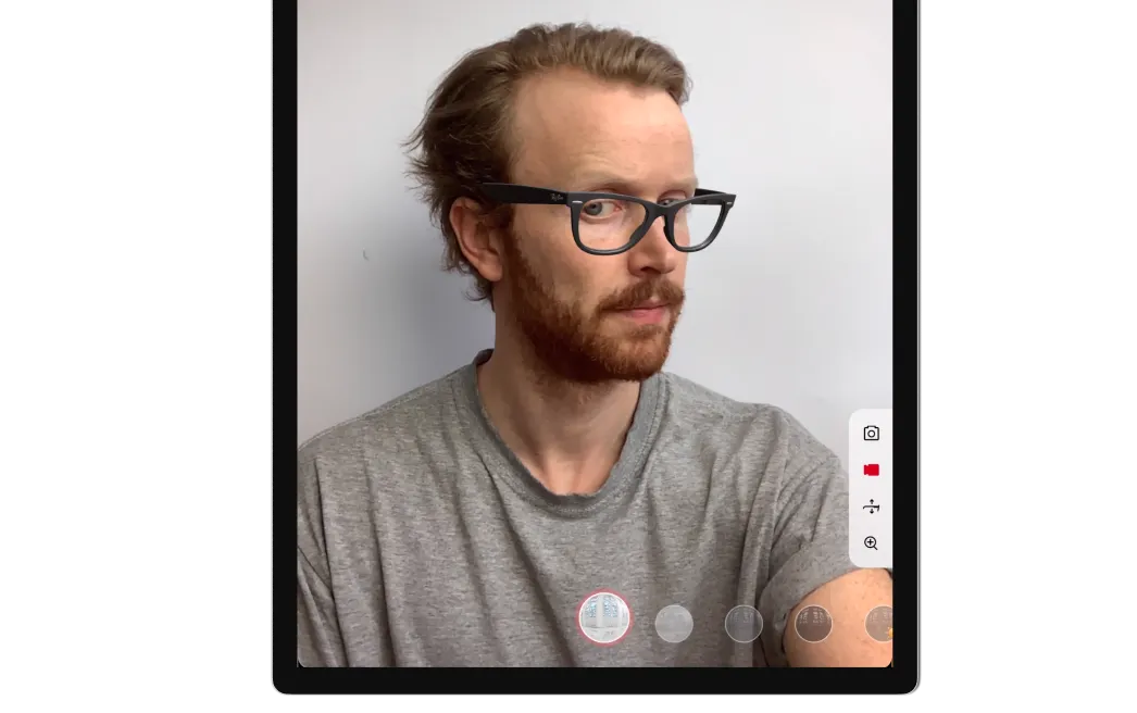 Try-on app on a tablet